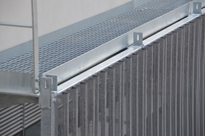 https://archive.abp.unimelb.edu.au/objects/images/Construction/Images/Facades/Zinc screens & access platforms/Zinc screens and frames/DSC_6426.JPG