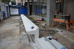 https://archive.abp.unimelb.edu.au/objects/images/Construction/Images/External Works/Precast concrete seating and supports/DSC_9609.JPG