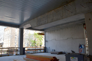 https://archive.abp.unimelb.edu.au/objects/images/Construction/Images/Concrete suspended slabs and beams/Formwork stripping/DSC_2480.JPG