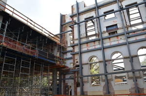 https://archive.abp.unimelb.edu.au/objects/images/Construction/Images/Facades/Joseph Reed/Restoration during BM construction/DSC_2403.JPG