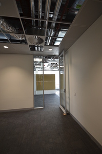 https://archive.abp.unimelb.edu.au/objects/images/Construction/Images/Doors and door frames/Glazed aluminium doors/DSC_9214.JPG