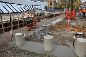 https://archive.abp.unimelb.edu.au/objects/images/Construction/Images/External Works/Timber seating and supports south side/DSC_8626.JPG