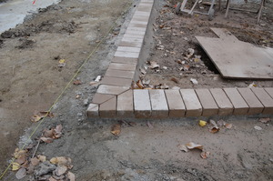 https://archive.abp.unimelb.edu.au/objects/images/Construction/Images/External Works/Brick paving & brick walls/DSC_8607.JPG