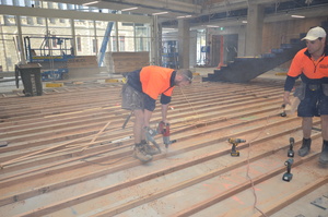 https://archive.abp.unimelb.edu.au/objects/images/Construction/Images/Floors and finishes/Atrium timber/DSC_8884.JPG