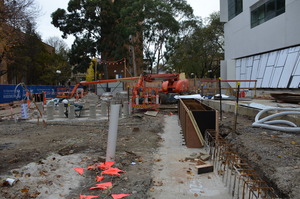 https://archive.abp.unimelb.edu.au/objects/images/Construction/Images/External Works/Precast concrete seating and supports/DSC_8610.JPG