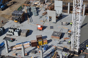 https://archive.abp.unimelb.edu.au/objects/images/Construction/Images/Concrete suspended slabs and beams/Ground level & formwork/DSC_1309.JPG