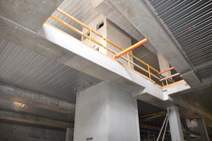 https://archive.abp.unimelb.edu.au/objects/images/Construction/Images/Concrete suspended slabs and beams/Formwork stripping/DSC_2505.JPG