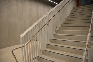 https://archive.abp.unimelb.edu.au/objects/images/Construction/Images/Stairs, walkways and balustrades/Steel handrail ground to large lecture theatre/DSC_9517.JPG