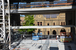 https://archive.abp.unimelb.edu.au/objects/images/Construction/Images/Stairs, walkways and balustrades/Structural steel walkway level 2 east/DSC_4391.JPG