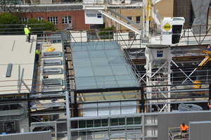 https://archive.abp.unimelb.edu.au/objects/images/Construction/Images/Roof/Glazed atrium roof/Delivery & Installation/DSC_5376.JPG