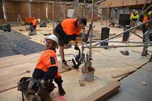 https://archive.abp.unimelb.edu.au/objects/images/Construction/Images/Floors and finishes/Atrium timber/DSC_9049.JPG
