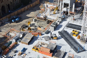 https://archive.abp.unimelb.edu.au/objects/images/Construction/Images/Concrete suspended slabs and beams/Levels 1-5 & formwork/DSC_2012.JPG
