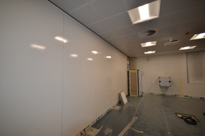 https://archive.abp.unimelb.edu.au/objects/images/Construction/Images/Wall linings and finishes/Composite stainless steel/DSC_8437.JPG