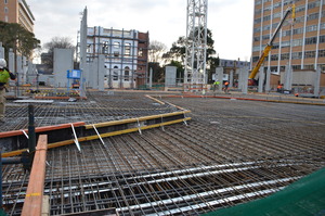 https://archive.abp.unimelb.edu.au/objects/images/Construction/Images/Concrete suspended slabs and beams/Ground level & formwork/DSC_1275.JPG