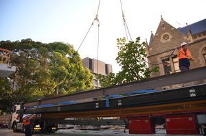 https://archive.abp.unimelb.edu.au/objects/images/Construction/Images/Roof/Glazed atrium roof/Delivery & Installation/DSC_5122.JPG
