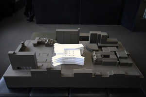 https://archive.abp.unimelb.edu.au/objects/images/Design/Schematic design/Card models/Massing model/IMG_8719.JPG