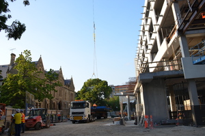 https://archive.abp.unimelb.edu.au/objects/images/Construction/Images/Roof/Glazed atrium roof/Delivery & Installation/DSC_5128.JPG