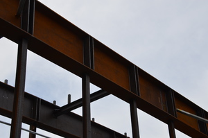 https://archive.abp.unimelb.edu.au/objects/images/Construction/Images/Stairs, walkways and balustrades/Structural steel walkways & support structure/DSC_3810.JPG
