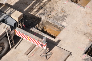 https://archive.abp.unimelb.edu.au/objects/images/Construction/Images/Structural steel/Cantilever/Footings and fabrication & delivery/DSC_4082.JPG
