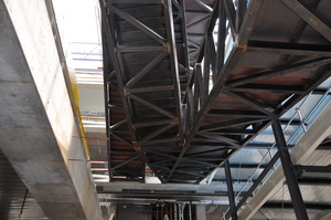 https://archive.abp.unimelb.edu.au/objects/images/Construction/Images/Stairs, walkways and balustrades/Y Stairs structural steel/Installation/DSC_3948.JPG