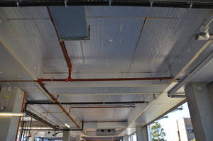 https://archive.abp.unimelb.edu.au/objects/images/Construction/Images/Ceilings/Insulated sheets to underside of slab/DSC_5005.JPG
