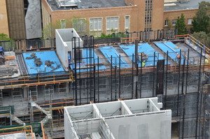 https://archive.abp.unimelb.edu.au/objects/images/Construction/Images/Concrete suspended slabs and beams/Levels 1-5 & formwork/DSC_2955.JPG