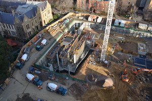 https://archive.abp.unimelb.edu.au/objects/images/Construction/Images/Concrete suspended slabs and beams/Ground level & formwork/DSC_0655.JPG