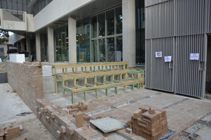 https://archive.abp.unimelb.edu.au/objects/images/Construction/Images/External Works/Timber seating north side/DSC_9086.JPG