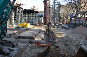 https://archive.abp.unimelb.edu.au/objects/images/Construction/Images/Concrete suspended slabs and beams/Ground level & formwork/DSC_1701.JPG