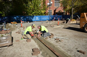 https://archive.abp.unimelb.edu.au/objects/images/Construction/Images/External Works/Brick paving & brick walls/DSC_7645.JPG