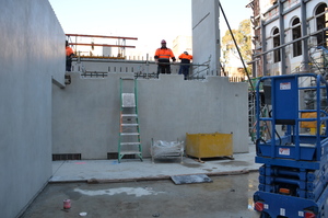 https://archive.abp.unimelb.edu.au/objects/images/Construction/Images/Precast structural concrete walls and columns/Basement/DSC_1190.JPG