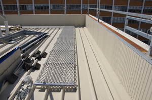 https://archive.abp.unimelb.edu.au/objects/images/Construction/Images/Roof/Roof Walkways/DSC_5975.JPG