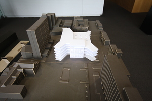 https://archive.abp.unimelb.edu.au/objects/images/Design/Schematic design/Card models/Massing model/IMG_8698.JPG