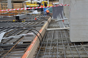 https://archive.abp.unimelb.edu.au/objects/images/Construction/Images/Concrete suspended slabs and beams/Ground level & formwork/DSC_1378.JPG