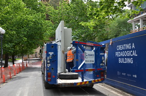 https://archive.abp.unimelb.edu.au/objects/images/Construction/Images/Facades/Precast concrete/Polished south side/DSC_3755.JPG