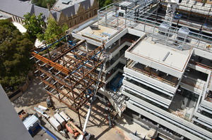 https://archive.abp.unimelb.edu.au/objects/images/Construction/Images/Structural steel/Cantilever/Erection/DSC_4921.JPG