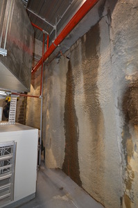 https://archive.abp.unimelb.edu.au/objects/images/Construction/Images/Basement/Basement water leaks/Small plantroom basement/DSD_0086.JPG