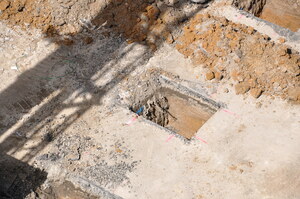 https://archive.abp.unimelb.edu.au/objects/images/Construction/Images/Structural steel/Cantilever/Footings and fabrication & delivery/DSC_4081.JPG