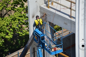 https://archive.abp.unimelb.edu.au/objects/images/Construction/Images/Structural steel/Cantilever/Erection/DSC_4242.JPG