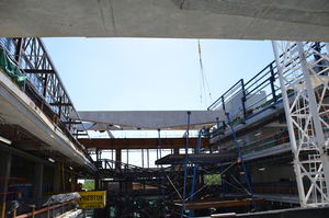 https://archive.abp.unimelb.edu.au/objects/images/Construction/Images/LVL roof beams & coffers/Installation/DSC_4985.JPG