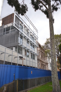 https://archive.abp.unimelb.edu.au/objects/images/Construction/Images/Facades/Joseph Reed/Temporary support removal/DSC_8123.JPG
