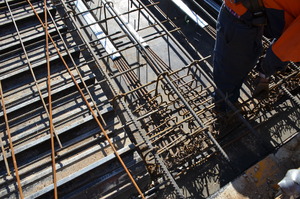 https://archive.abp.unimelb.edu.au/objects/images/Construction/Images/Concrete suspended slabs and beams/Post-tensioned beams & slabs/DSC_1161.JPG