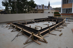 https://archive.abp.unimelb.edu.au/objects/images/Construction/Images/External Works/Dean's terrace/DSC_8560.JPG