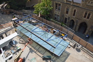 https://archive.abp.unimelb.edu.au/objects/images/Construction/Images/Roof/Glazed atrium roof/Delivery & Installation/DSC_5160.JPG