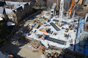 https://archive.abp.unimelb.edu.au/objects/images/Construction/Images/Concrete suspended slabs and beams/Levels 1-5 & formwork/DSC_2008.JPG
