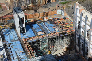 https://archive.abp.unimelb.edu.au/objects/images/Construction/Images/Concrete suspended slabs and beams/Levels 1-5 & formwork/DSC_2017.JPG