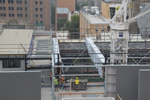 https://archive.abp.unimelb.edu.au/objects/images/Construction/Images/LVL roof beams & coffers/Installation/DSC_5268.JPG