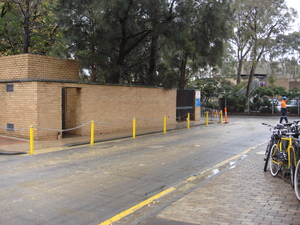 https://archive.abp.unimelb.edu.au/objects/images/Construction/Images/Site facilities/Traffic management & cleanup/DSC_0009E.JPG