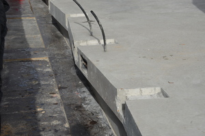 https://archive.abp.unimelb.edu.au/objects/images/Construction/Images/Concrete suspended slabs and beams/Cast in brackets/DSC_2412.JPG