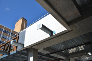 https://archive.abp.unimelb.edu.au/objects/images/Construction/Images/Facades/Zinc screens & access platforms/Support mechanisms/DSC_4613.JPG